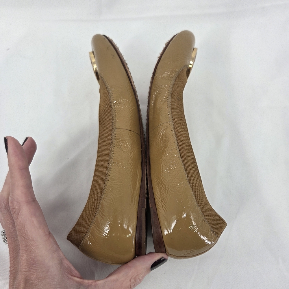 Tory Burch Caroline Ballet Flats s/n 36509 7M Camel color Patent Leather - Picture 9 of 11